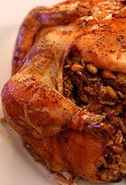 Курица, фаршированная манной крупой