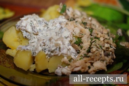 Куринная грудка с шампиньонами и картофелем в сметанном соусе