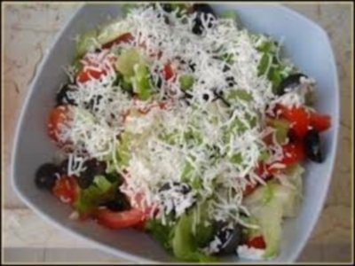 Готовим вкусный салат для семьи!